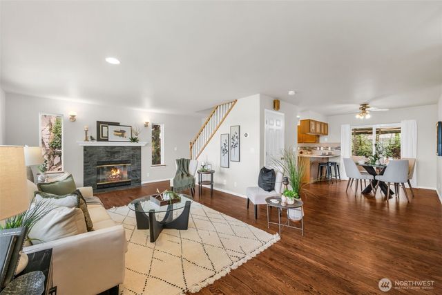 10518 157th Avenue NE, Redmond, WA 98052