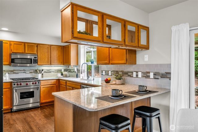 10518 157th Avenue NE, Redmond, WA 98052