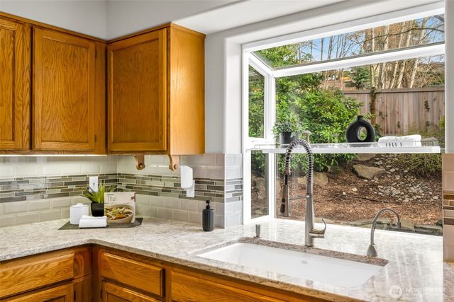 10518 157th Avenue NE, Redmond, WA 98052