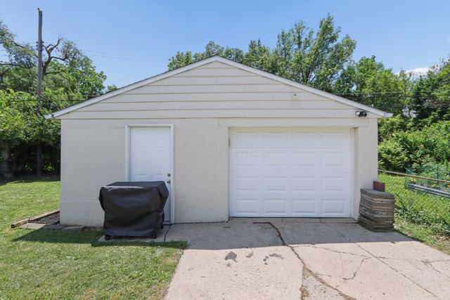 3495 Westway Drive, Columbus, OH 43204