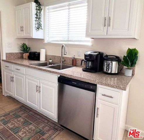 17228 Vanowen Street, Lake Balboa, CA 91406