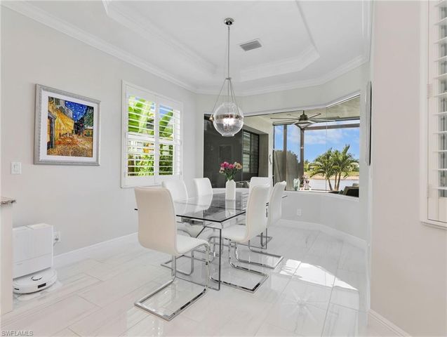 9257 Cayman DR, Naples, FL 34114