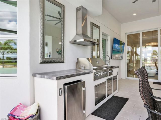 9257 Cayman DR, Naples, FL 34114