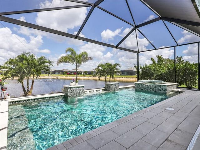 9257 Cayman DR, Naples, FL 34114