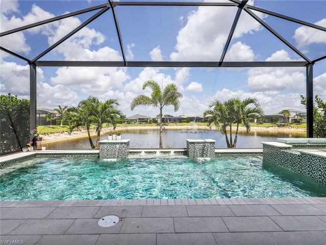 9257 Cayman DR, Naples, FL 34114