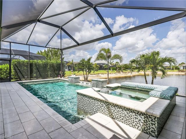 9257 Cayman DR, Naples, FL 34114