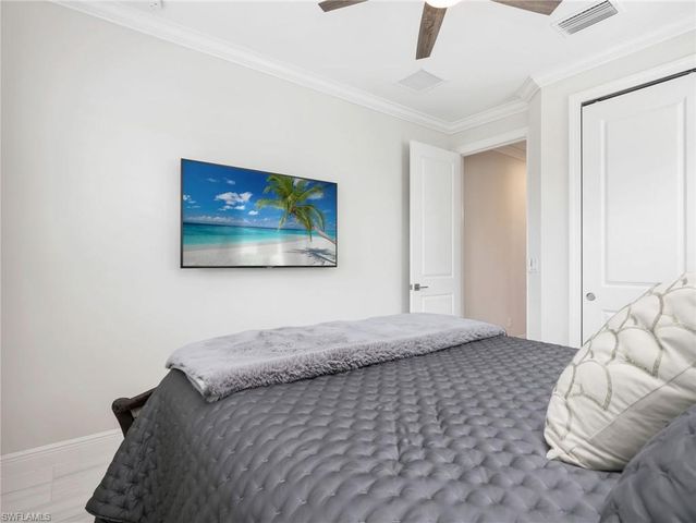 9257 Cayman DR, Naples, FL 34114