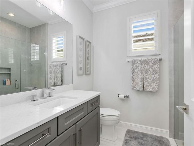 9257 Cayman DR, Naples, FL 34114