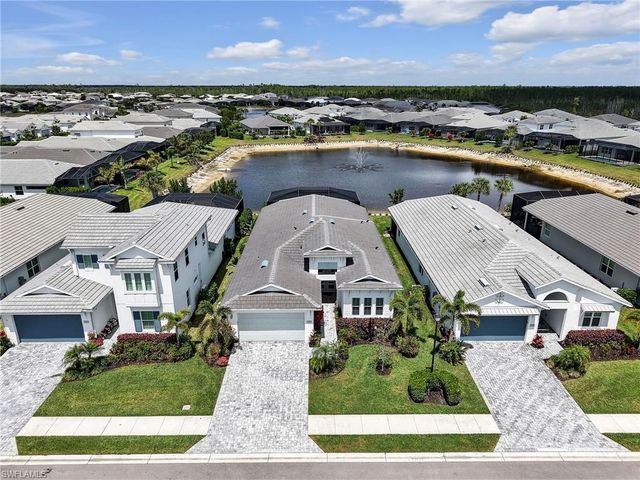 9257 Cayman DR, Naples, FL 34114