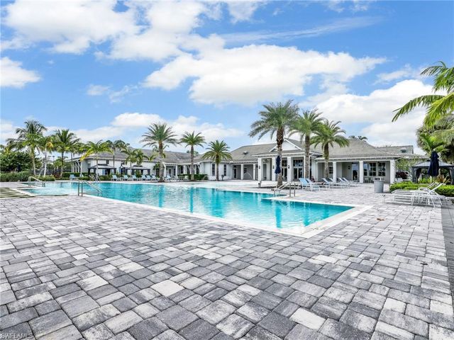 9257 Cayman DR, Naples, FL 34114