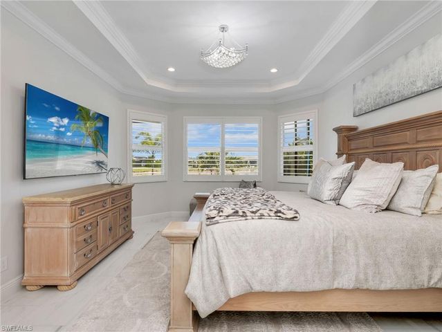 9257 Cayman DR, Naples, FL 34114