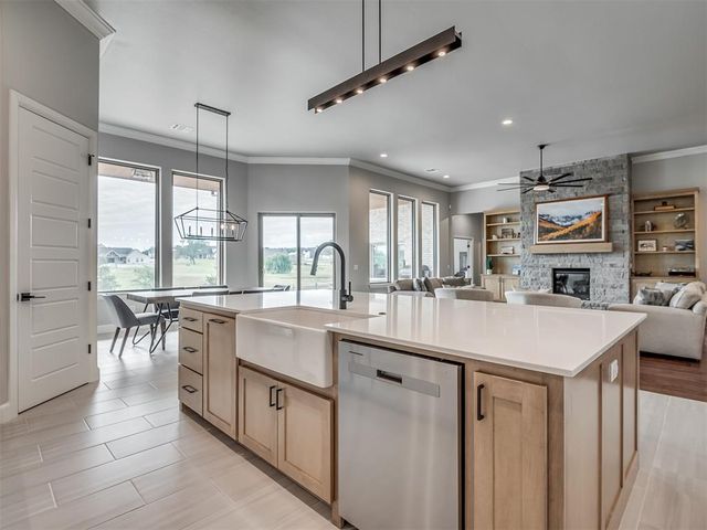 9400 S Post Road, Guthrie, OK 73044