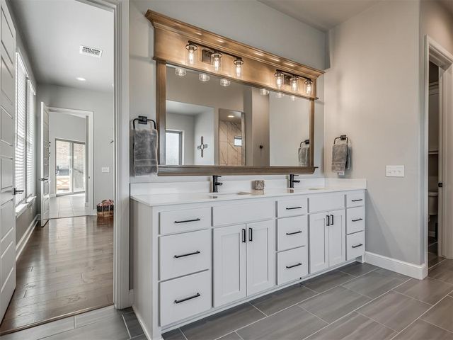 9400 S Post Road, Guthrie, OK 73044