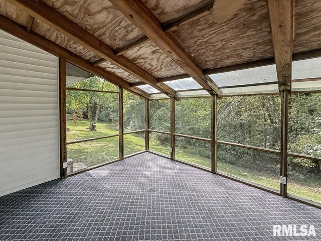 39 Butternut Hill Drive, Carbondale, IL 52903