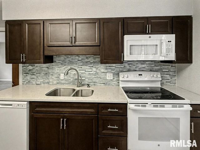 39 Butternut Hill Drive, Carbondale, IL 52903