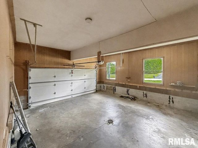 39 Butternut Hill Drive, Carbondale, IL 52903