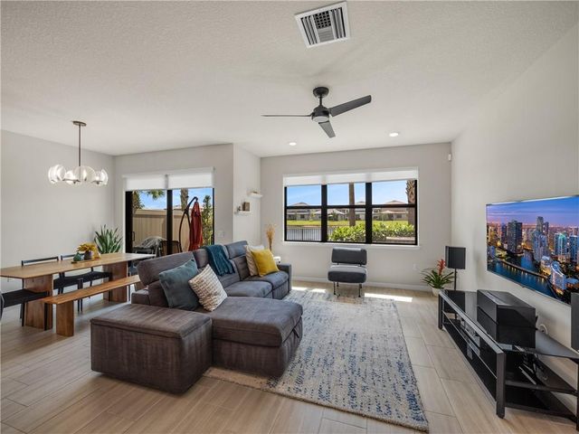 4802 San Fratello Circle, Lake Worth, FL 33467
