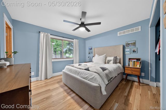 933 Gallaland Avenue, Rochester Hills, MI 48307