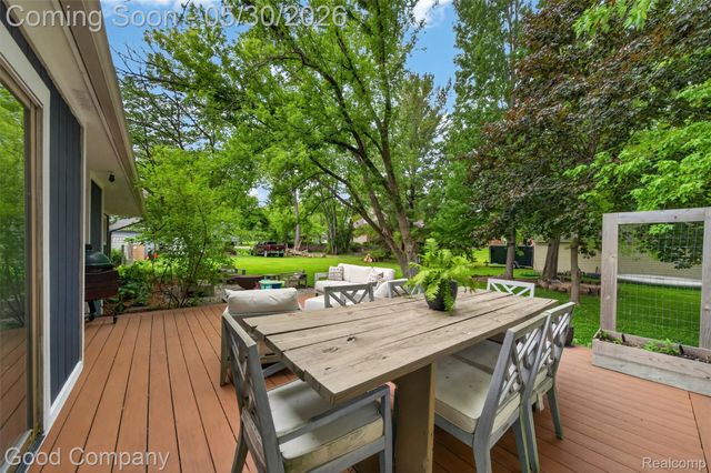 933 Gallaland Avenue, Rochester Hills, MI 48307