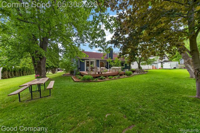 933 Gallaland Avenue, Rochester Hills, MI 48307