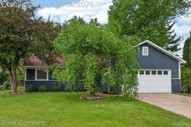 933 Gallaland Avenue, Rochester Hills, MI 48307