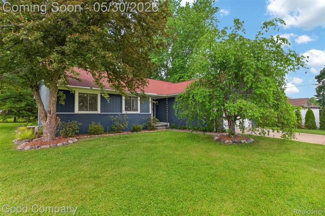 933 Gallaland Avenue, Rochester Hills, MI 48307