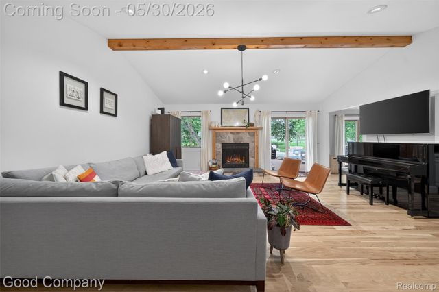 933 Gallaland Avenue, Rochester Hills, MI 48307