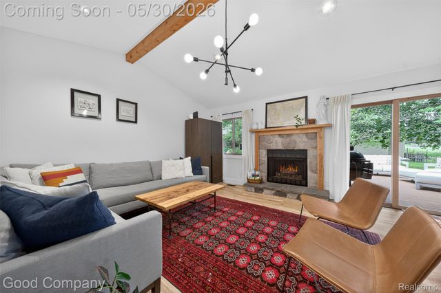 933 Gallaland Avenue, Rochester Hills, MI 48307