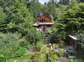 3700 Redtail Lane, Clinton, WA 98236