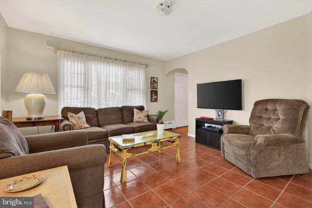 108 S LOCUST ST, Myerstown, PA 17067