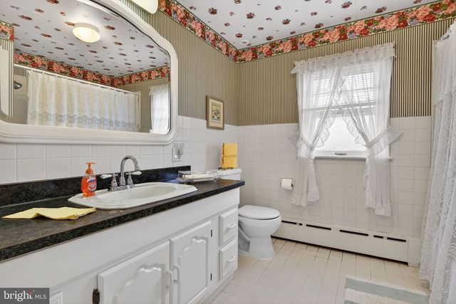 108 S LOCUST ST, Myerstown, PA 17067