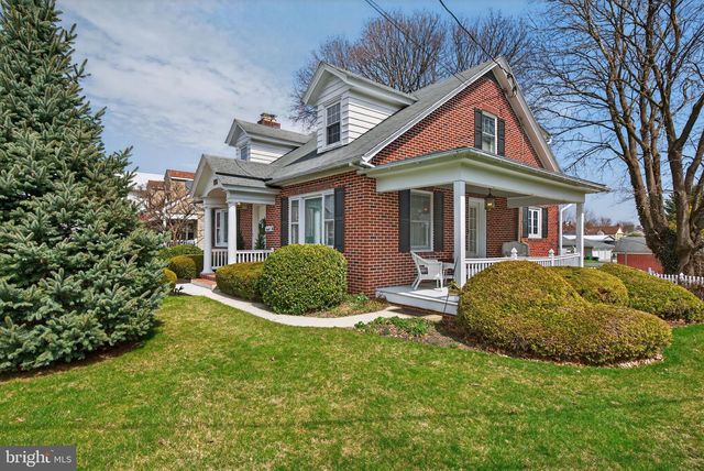 108 S LOCUST ST, Myerstown, PA 17067