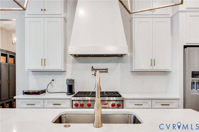 18206 Timber Banks Ln, Moseley, VA 23120