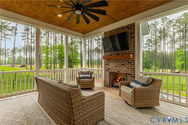 18206 Timber Banks Ln, Moseley, VA 23120