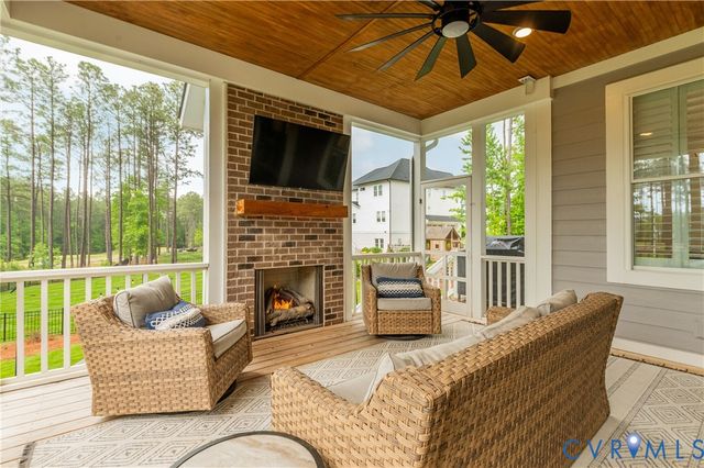 18206 Timber Banks Ln, Moseley, VA 23120