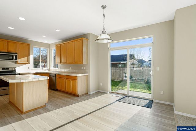1676 Marten Av SW, Albany, OR 97321
