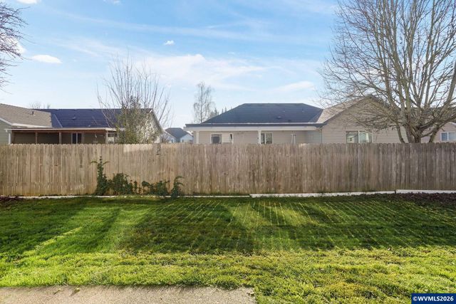 1676 Marten Av SW, Albany, OR 97321