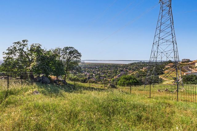 950 Belfiore Ct, El Dorado Hills, CA 95762
