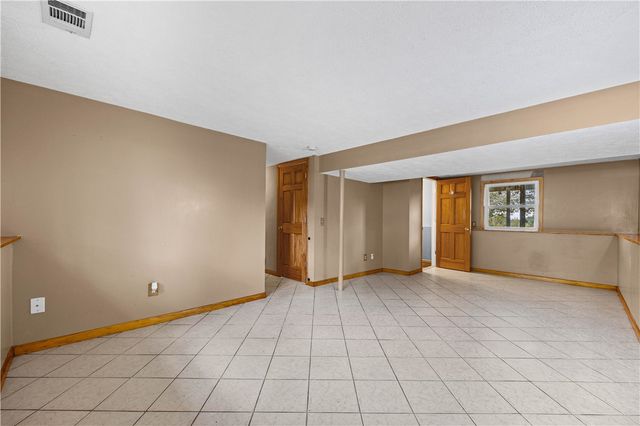 60 Overland Trail, Henrietta, NY 14586