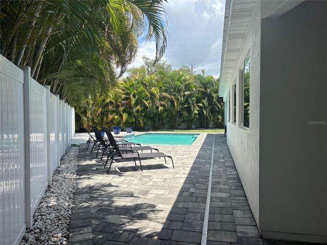 2201 WEBBER STREET, Sarasota, FL 34239