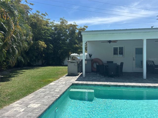 2201 WEBBER STREET, Sarasota, FL 34239