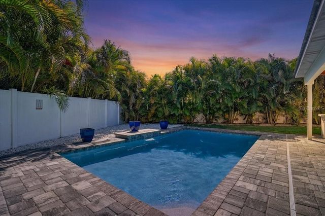 2201 WEBBER STREET, Sarasota, FL 34239