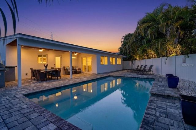 2201 WEBBER STREET, Sarasota, FL 34239