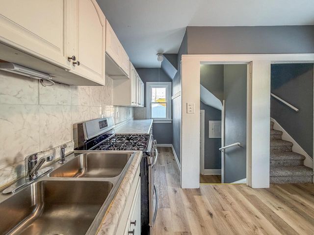 6220 W Girard AVENUE, Milwaukee, WI 53210