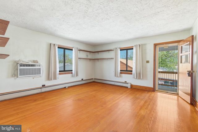 155 CENTER ST, Mount Jackson, VA 22842