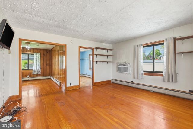 155 CENTER ST, Mount Jackson, VA 22842