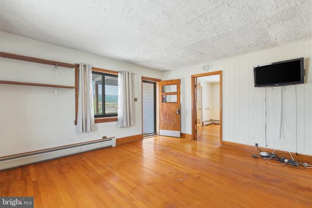 155 CENTER ST, Mount Jackson, VA 22842