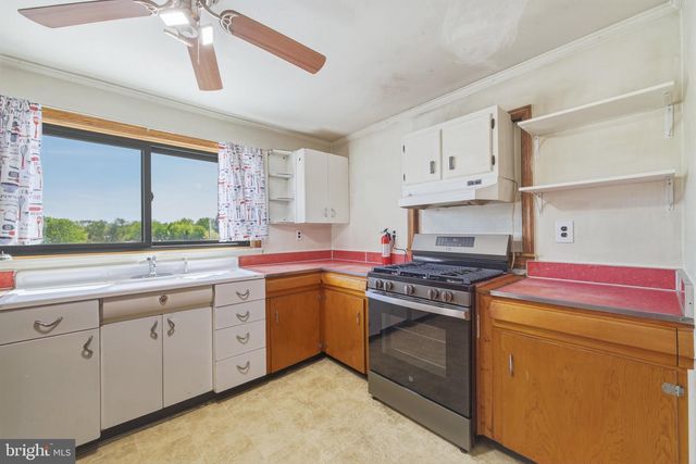 155 CENTER ST, Mount Jackson, VA 22842