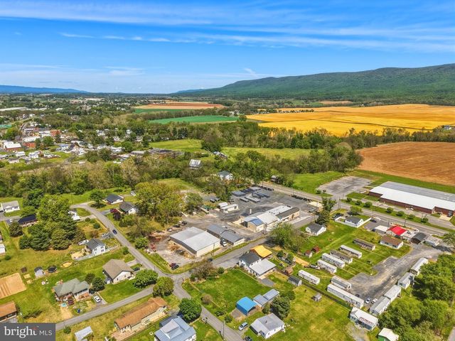 155 CENTER ST, Mount Jackson, VA 22842