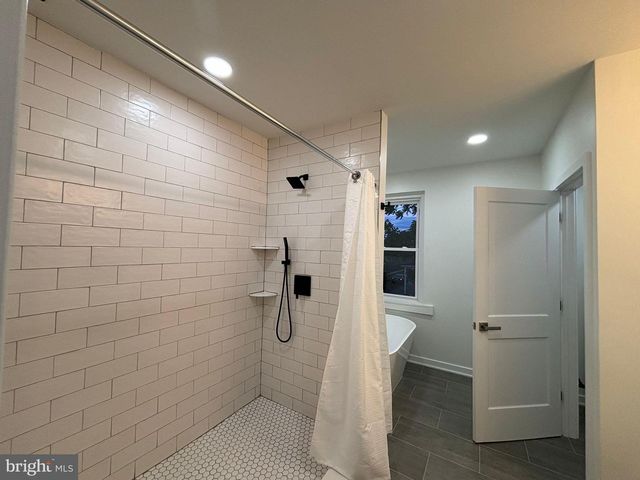 438 LAWRENCE ST, Burlington, NJ 08016